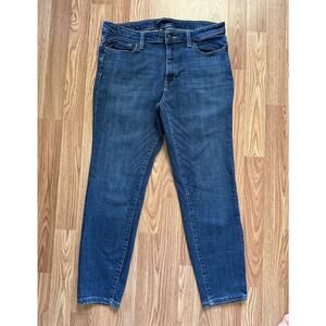 Calvin Klein Womens Jeans 32x26 Skinny Medium Wash Distressed Stretchy Pants